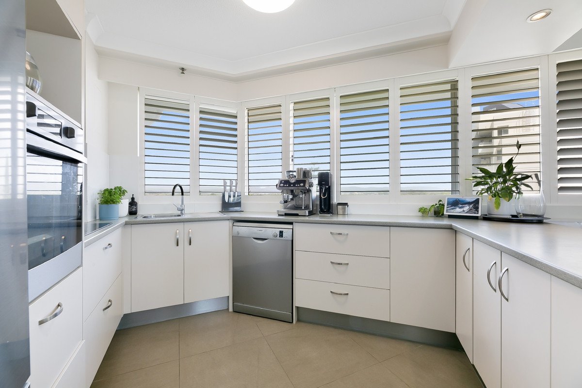4A/238 The Esplanade Burleigh Heads 9