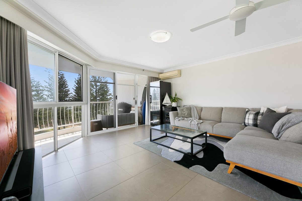 4A/238 The Esplanade Burleigh Heads 11