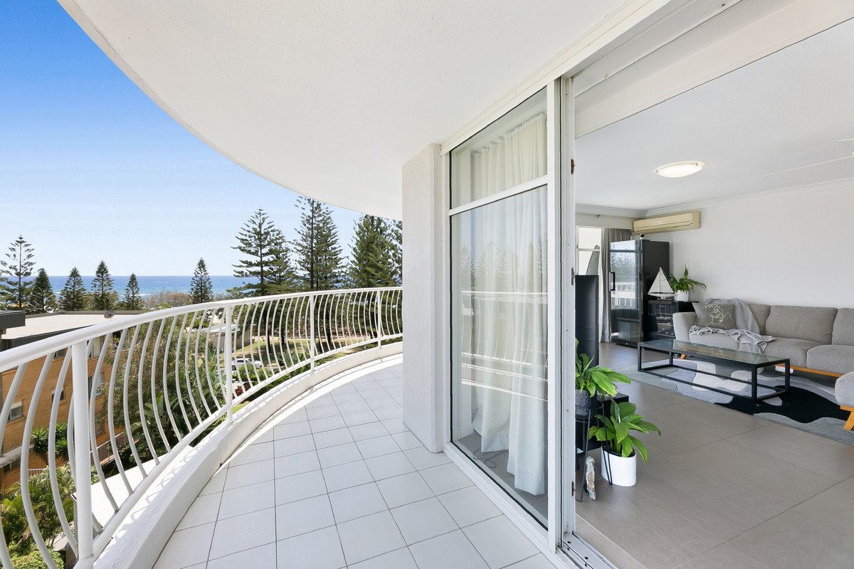 4A/238 The Esplanade Burleigh Heads 15