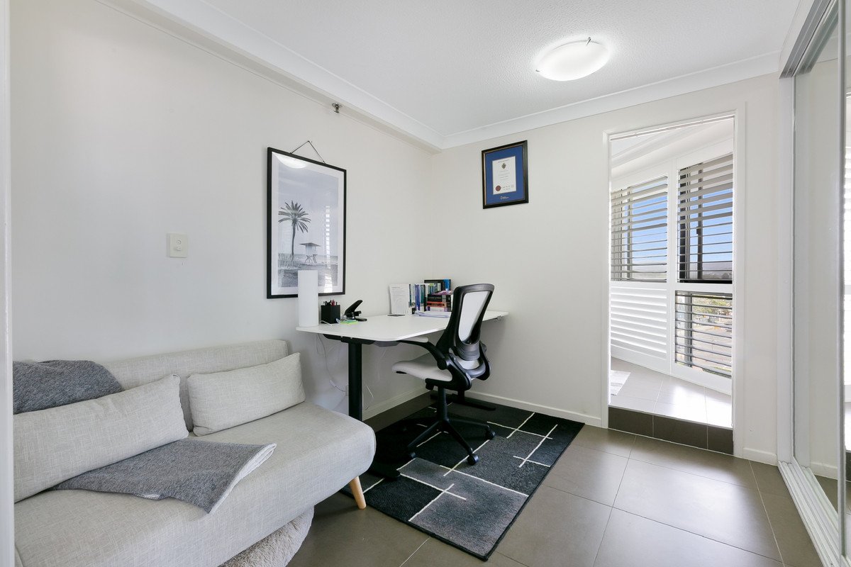 4A/238 The Esplanade Burleigh Heads 16