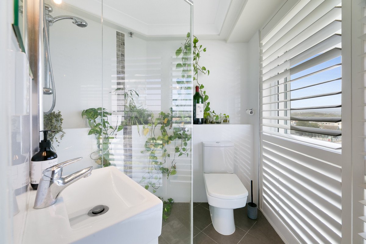 4A/238 The Esplanade Burleigh Heads 17