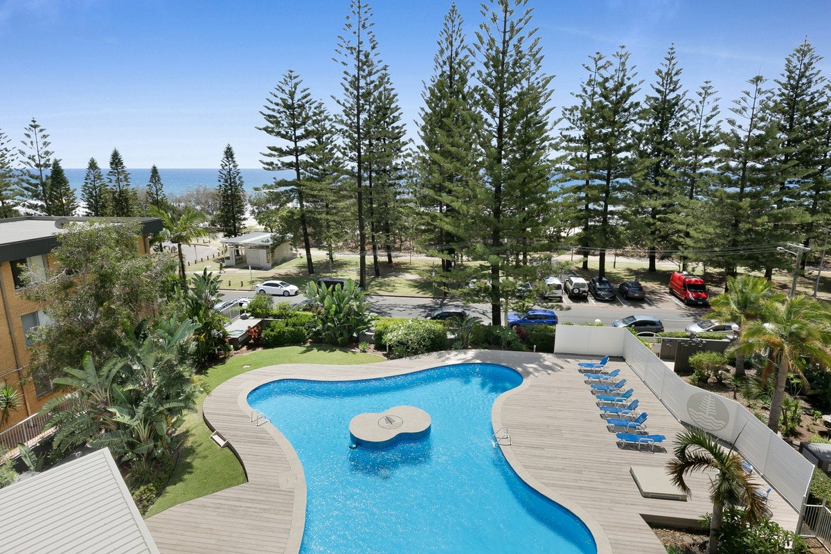 4A/238 The Esplanade Burleigh Heads 18