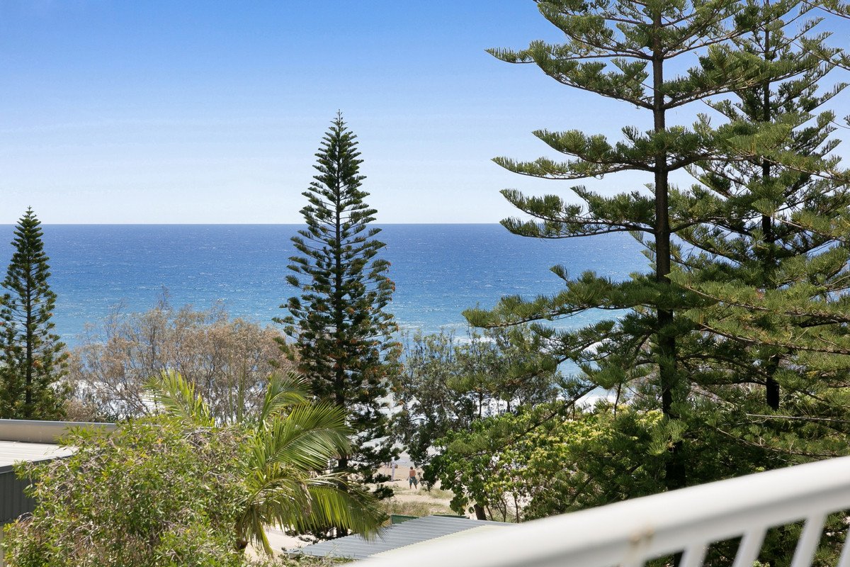 4A/238 The Esplanade Burleigh Heads 19