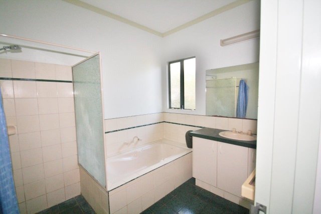 4B Macnee Court CABLE BEACH 7