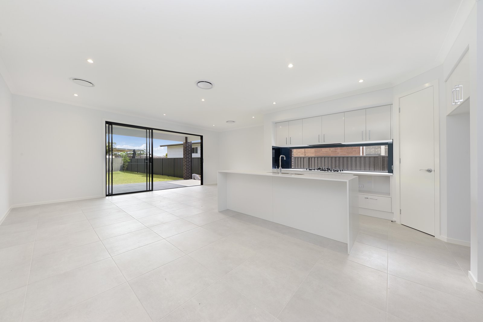 4B Warburton Street CHIFLEY 3