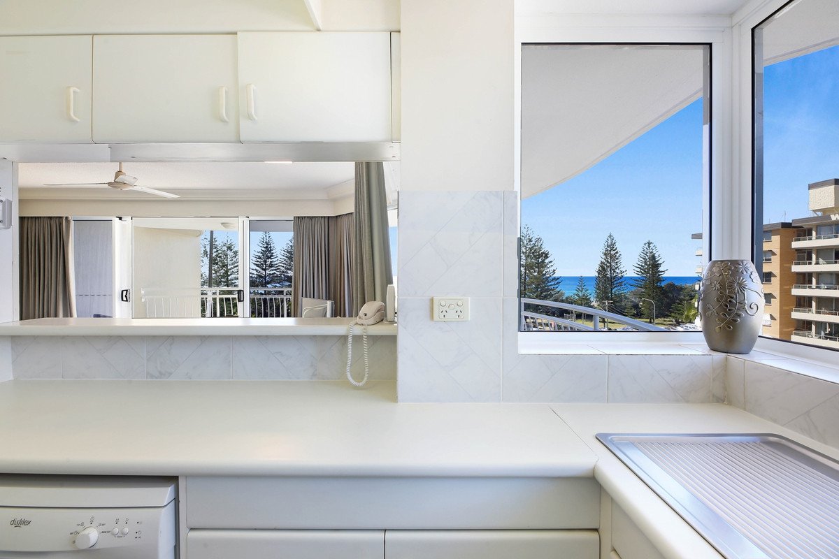 4C/3 Second Avenue Burleigh Heads 5