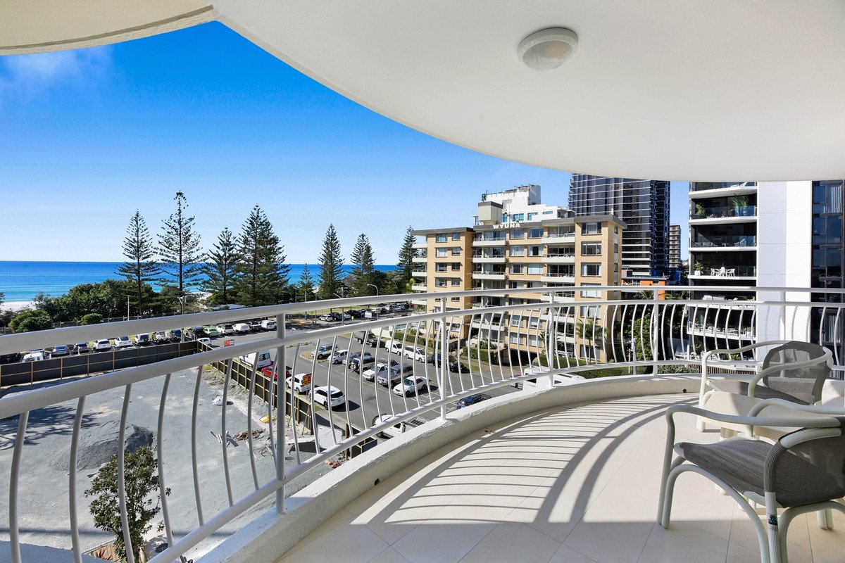 4C/3 Second Avenue Burleigh Heads 17