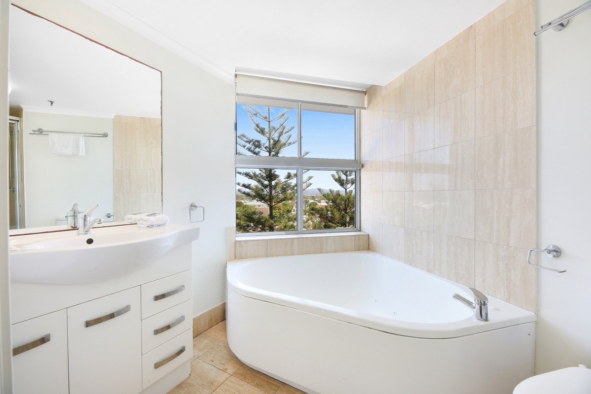 4D/238 The Esplanade Burleigh Heads 10