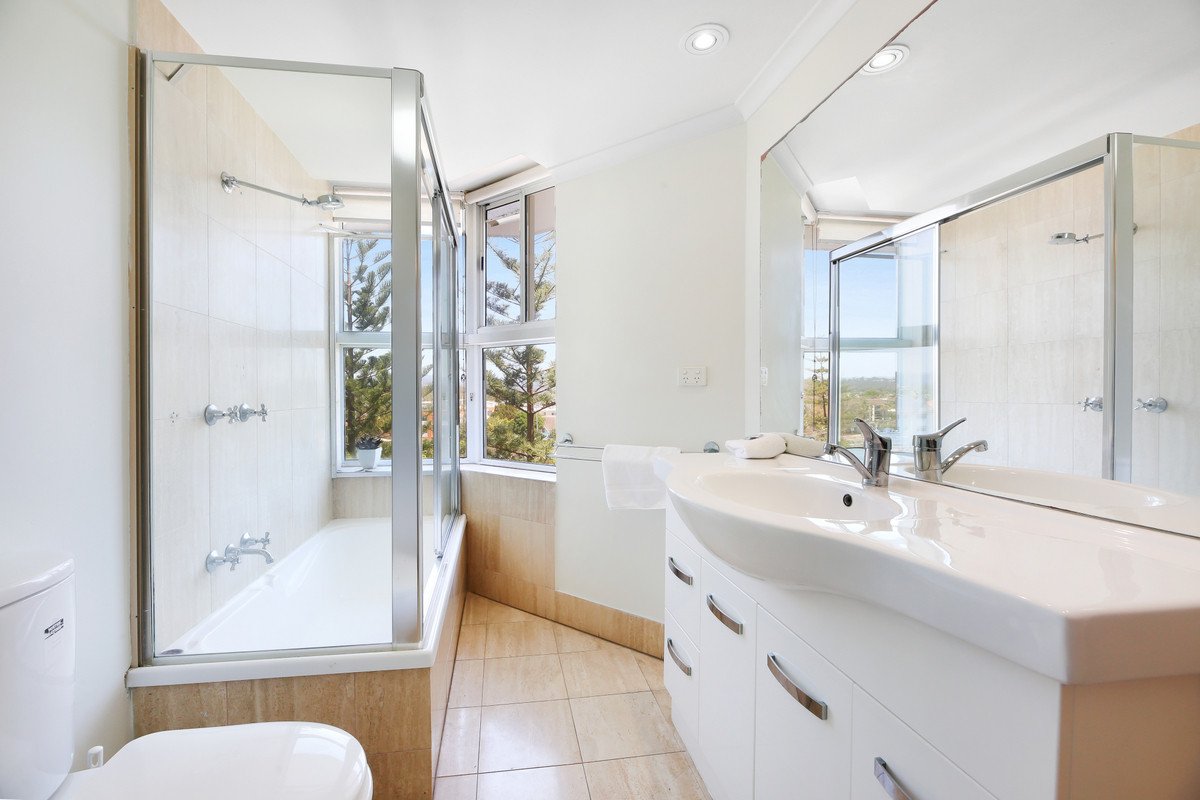 4D/238 The Esplanade Burleigh Heads 13