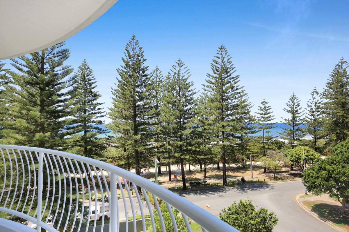 4D/238 The Esplanade Burleigh Heads 14