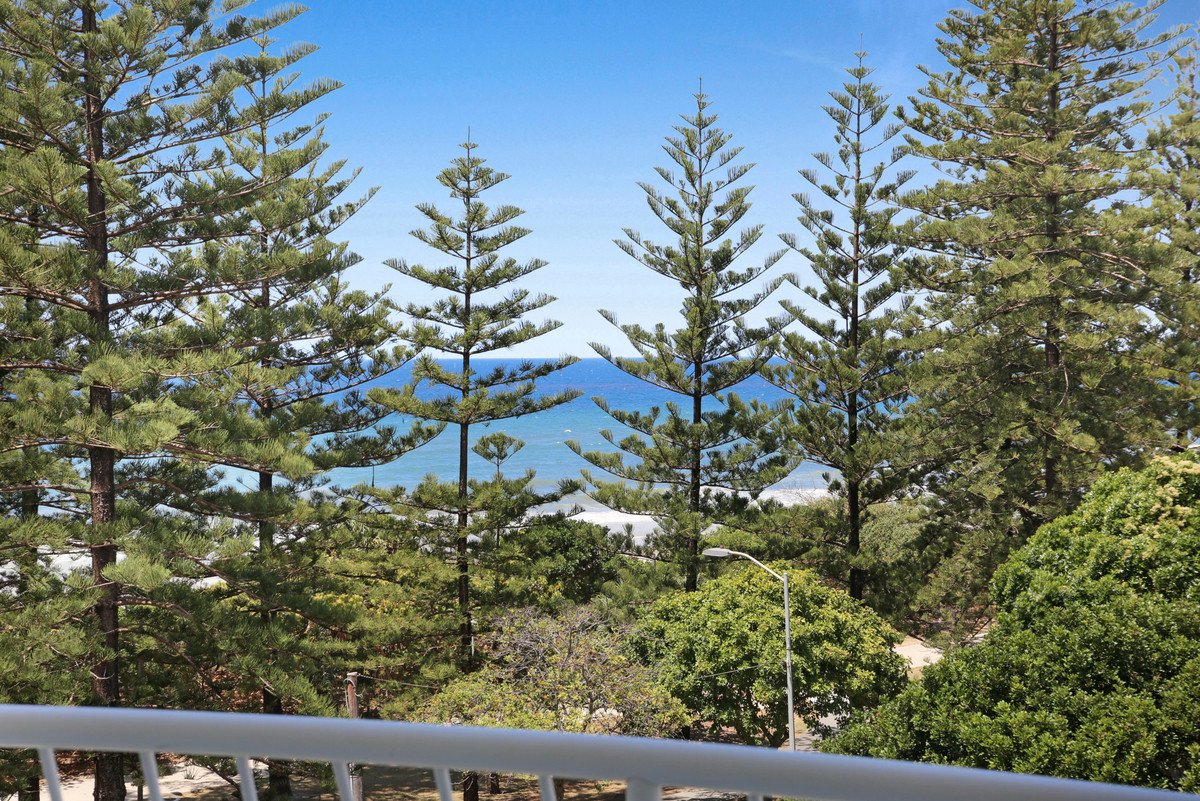 4D/238 The Esplanade Burleigh Heads 15