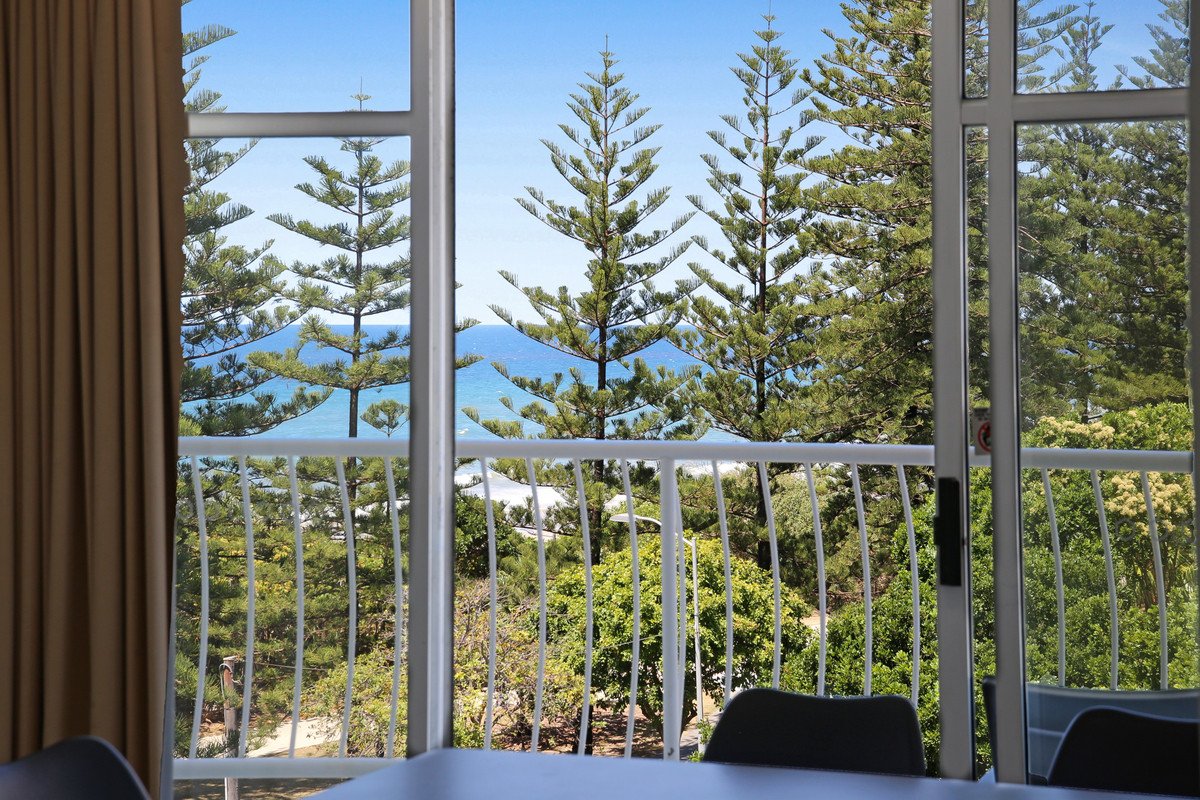 4D/238 The Esplanade Burleigh Heads 16