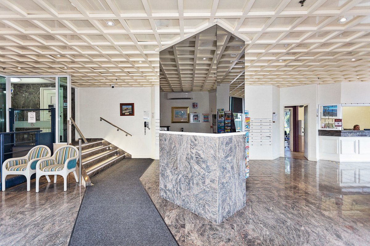 4D/238 The Esplanade Burleigh Heads 19