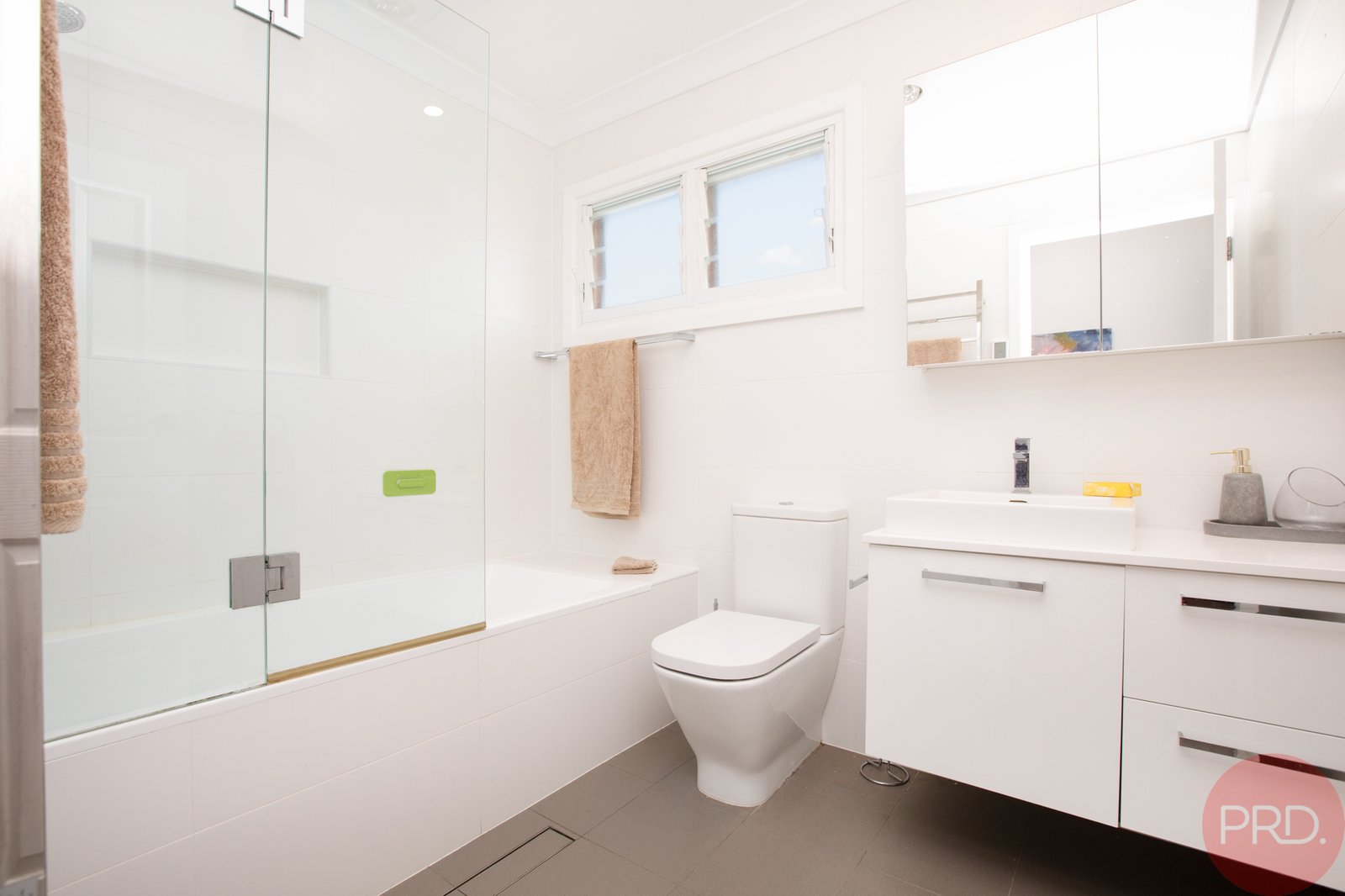 4E Wyndham Street GRETA 16