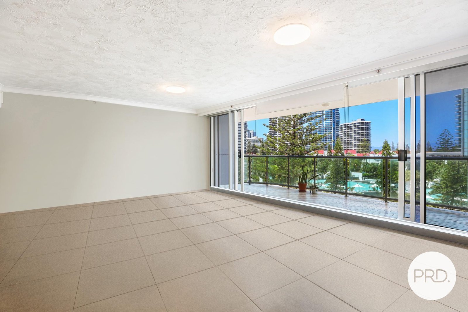 4E/5 Clifford Street SURFERS PARADISE 11