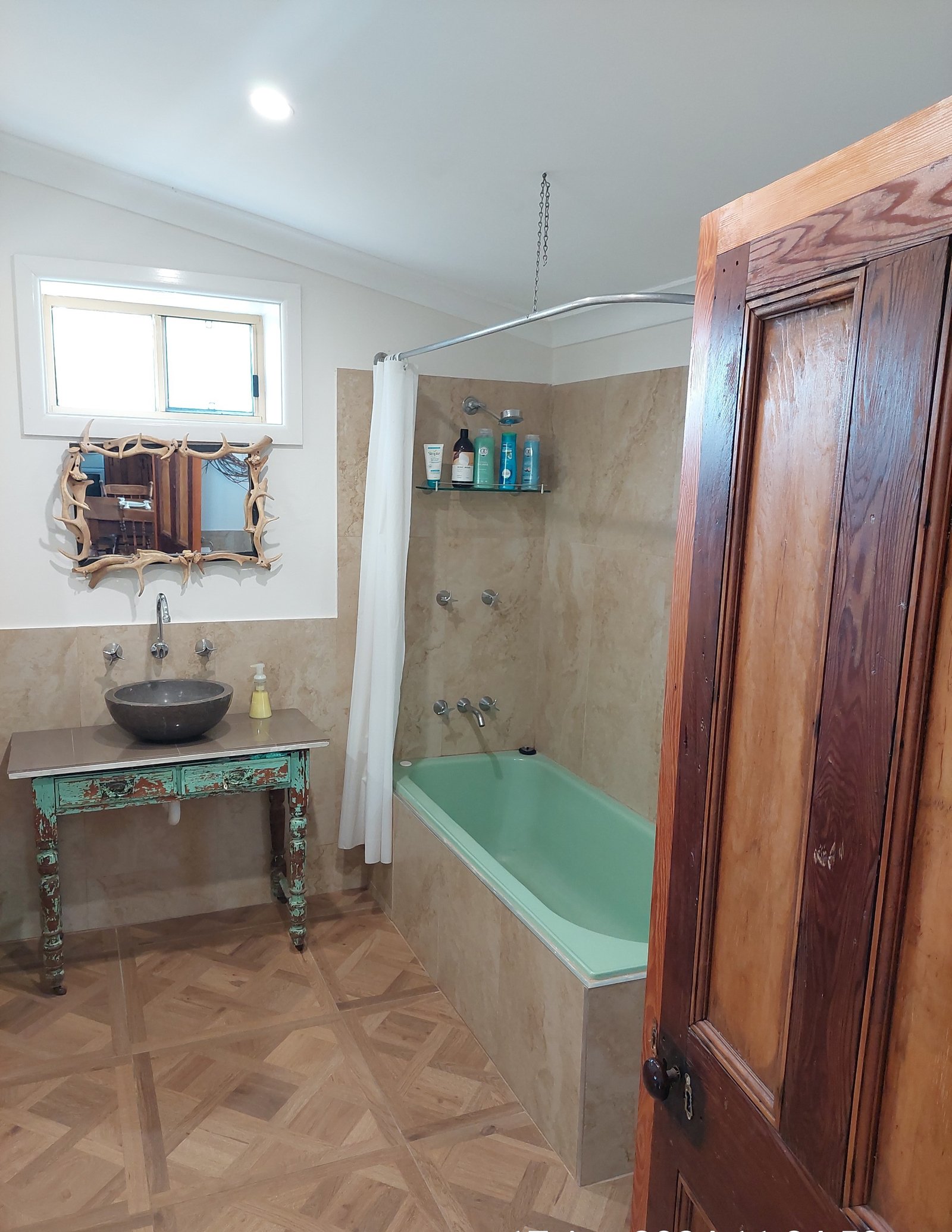 5 & 5A Fairway Drive TUMUT 8