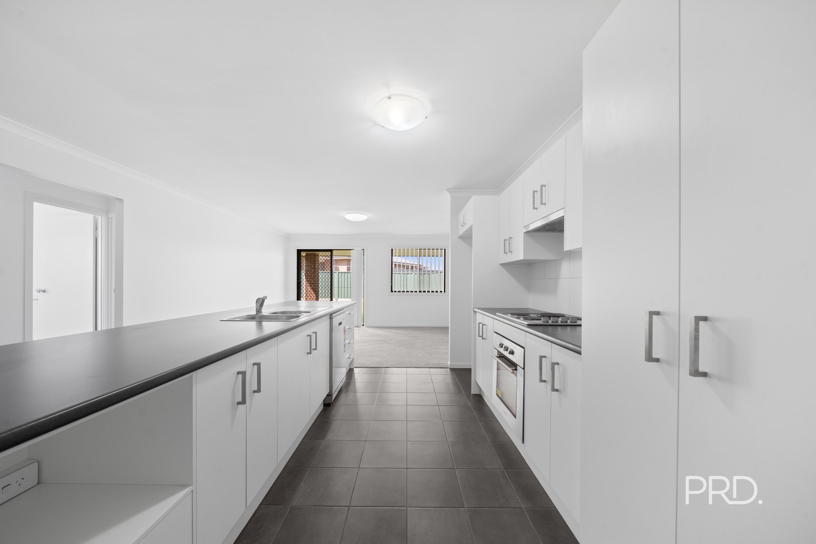 5 & 5a Hazelwood Drive FOREST HILL 3