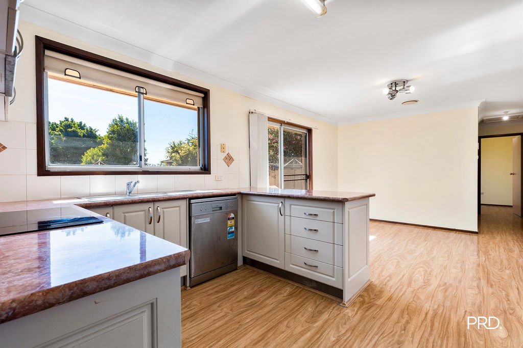 5 & 5A Holt Court PENRITH 4