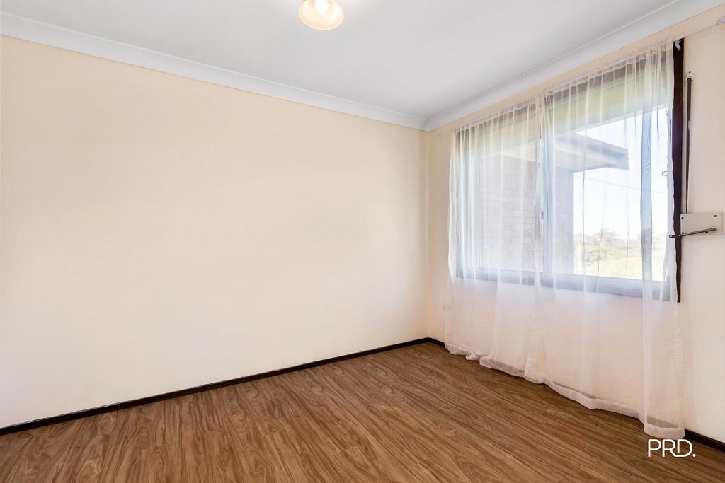 5 & 5A Holt Court PENRITH 6