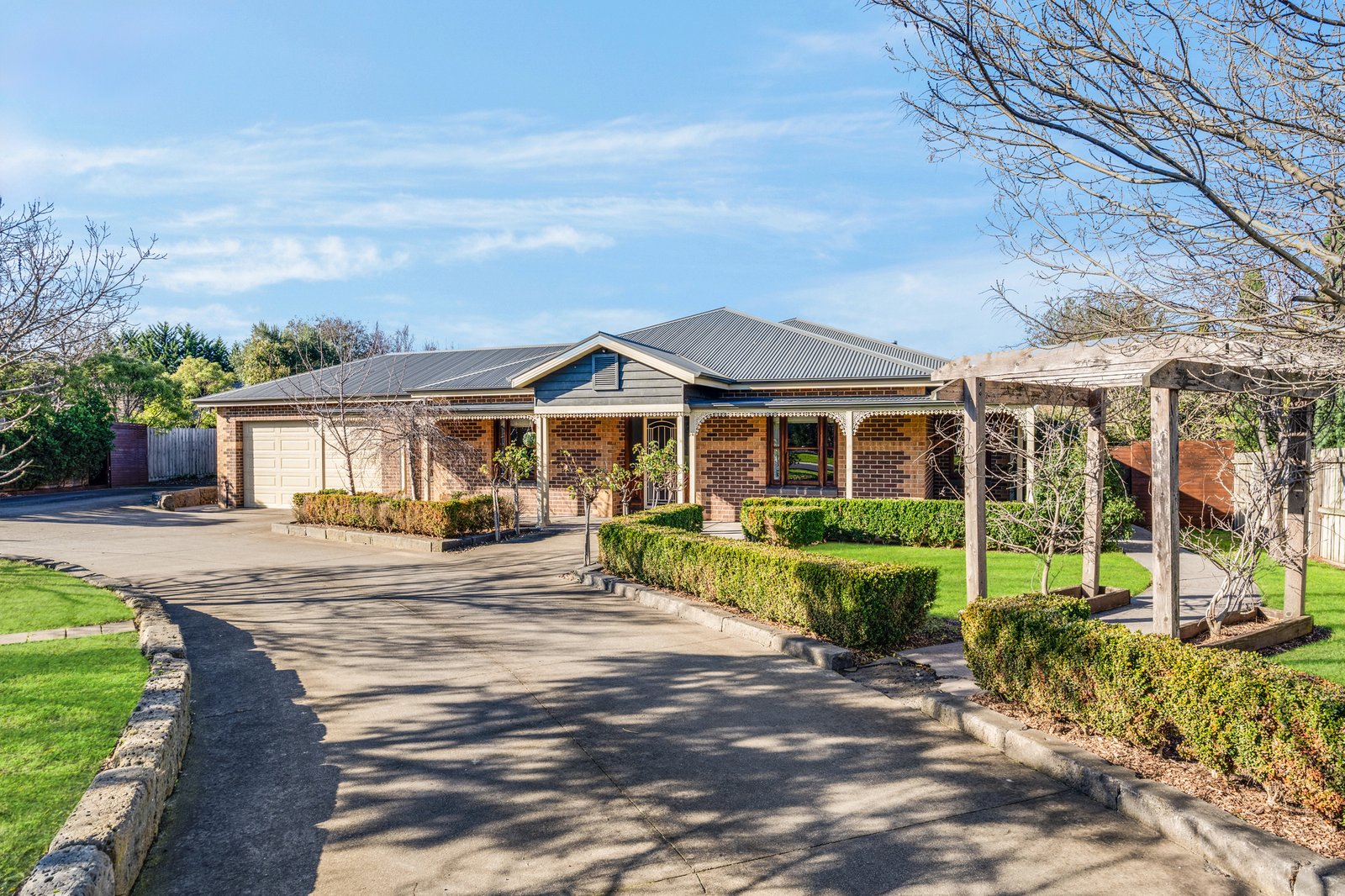 Photos: 5-6 McLaren Court