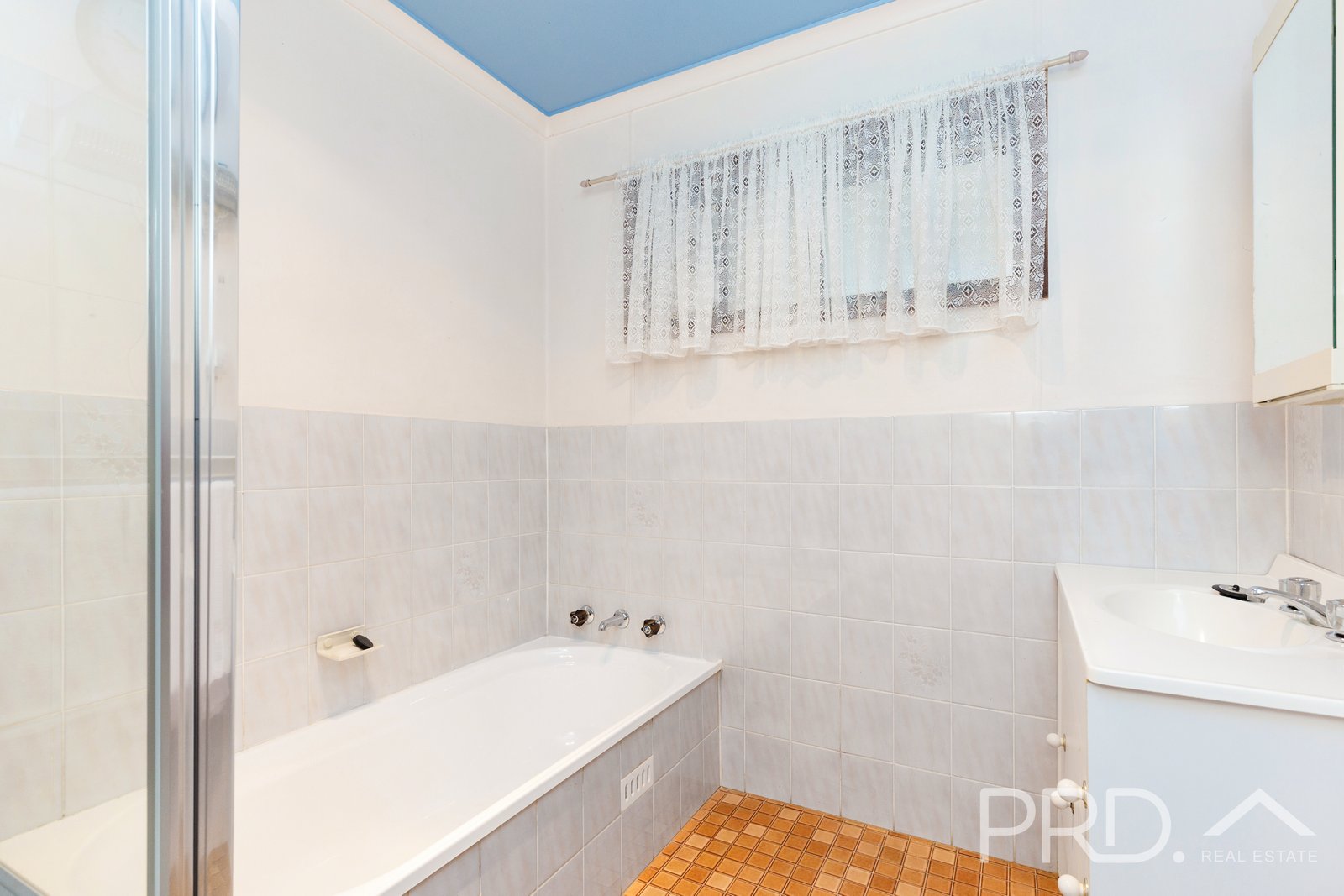 5-7 Lynch Street ADELONG 10