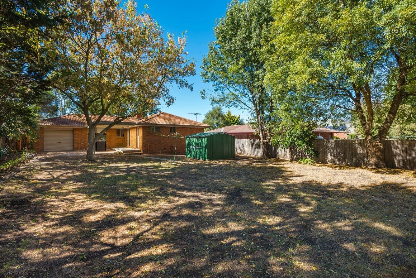 Real Estate and Property in 5 Acacia Court, Gisborne, VIC