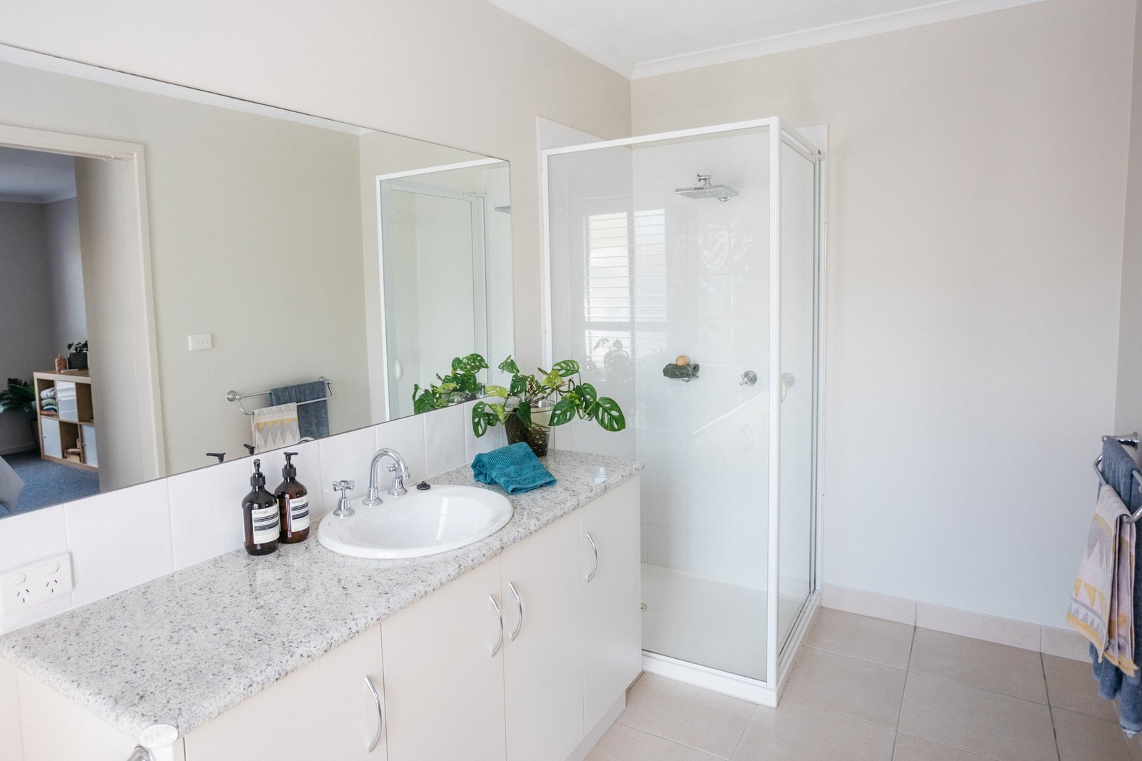 Real Estate and Property in 5 Adam Close, Woodend, VIC