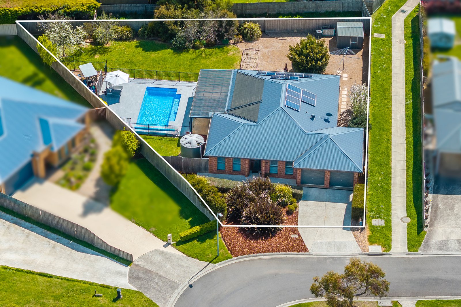 Real Estate and Property in 5 Adam Close, Woodend, VIC