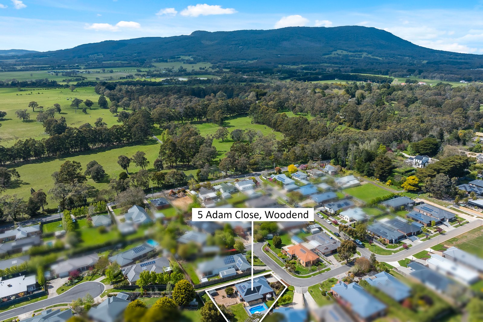 Real Estate and Property in 5 Adam Close, Woodend, VIC
