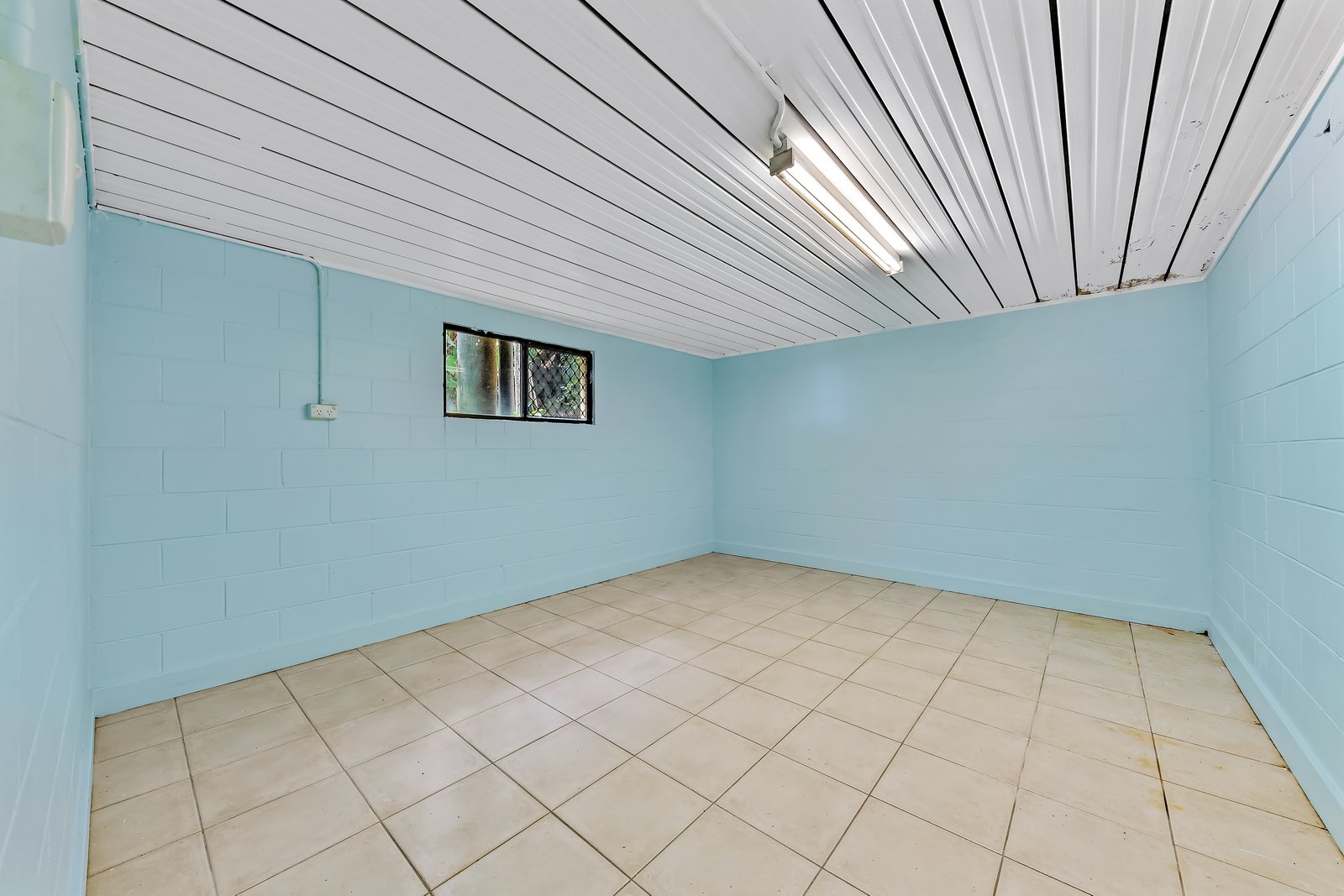 5 Airlie Crescent AIRLIE BEACH 12