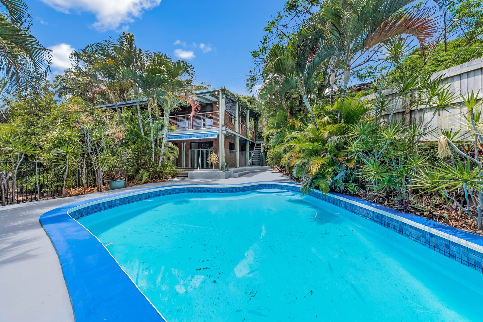 5 Airlie Crescent AIRLIE BEACH 13