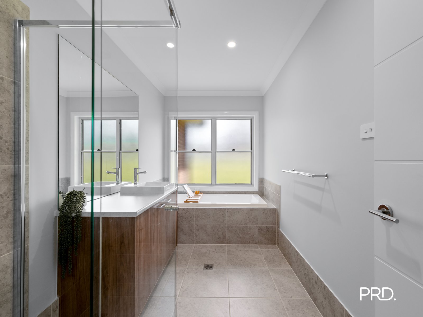 5 Albanis Close SOUTH MAROOTA 18