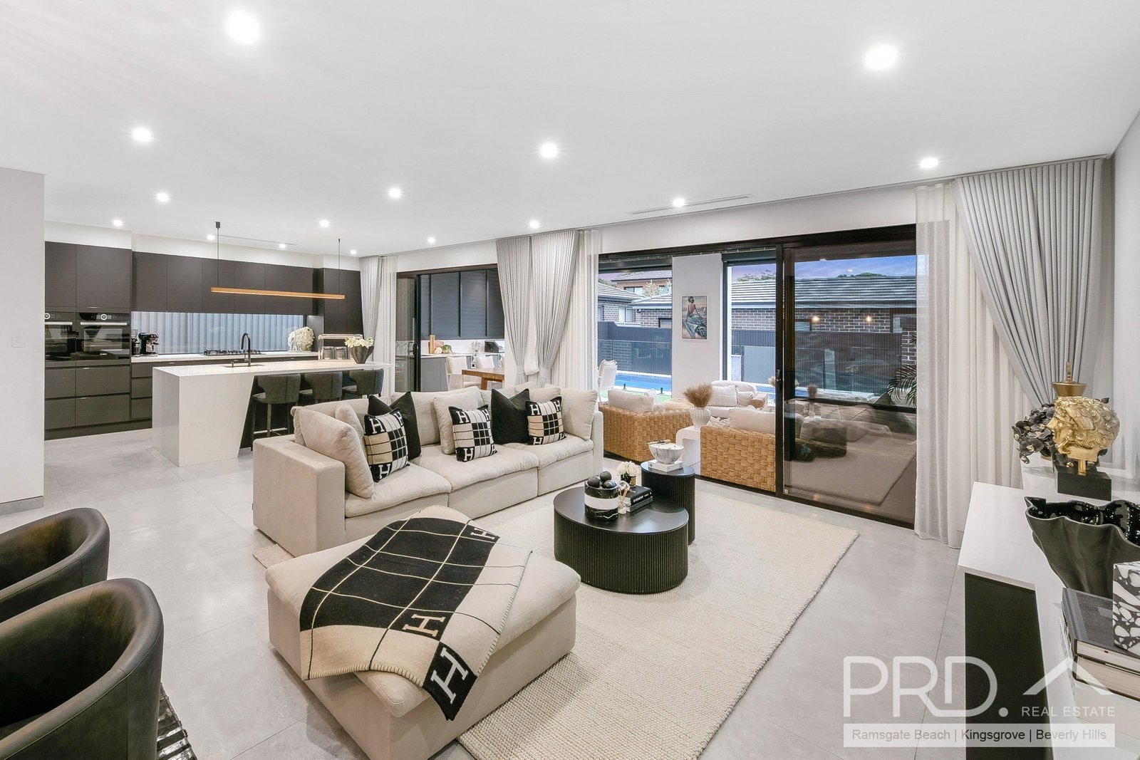 5 Albion Street ROSELANDS 2