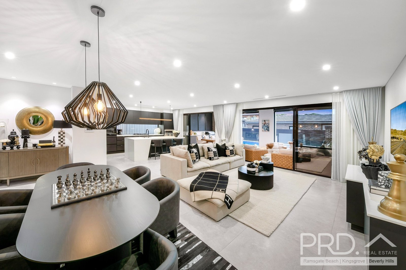 5 Albion Street ROSELANDS 4