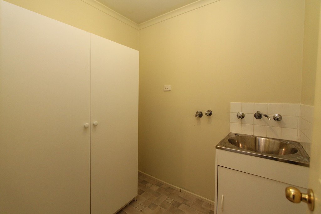 5 Alexander Court CRESWICK 8