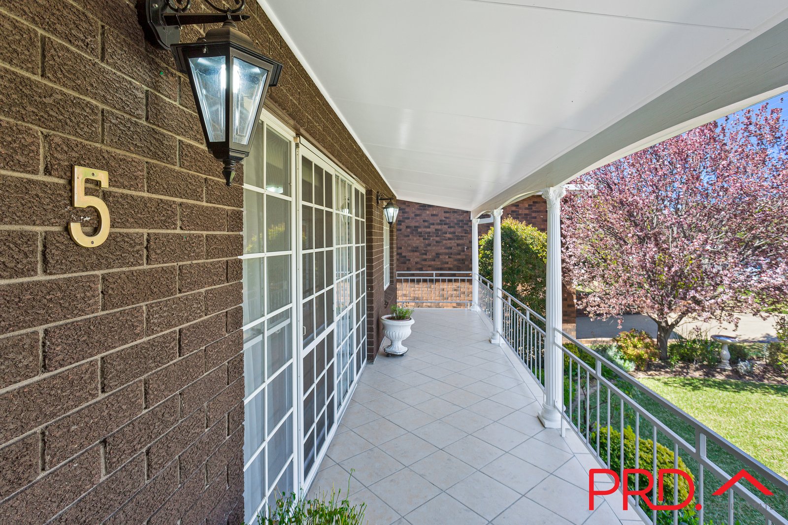 5 Amaroo Road TAMWORTH 3