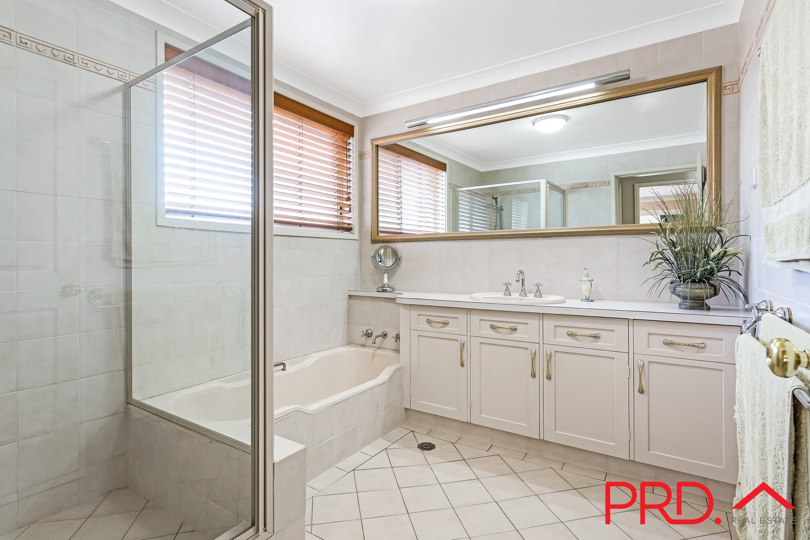 5 Amaroo Road TAMWORTH 14