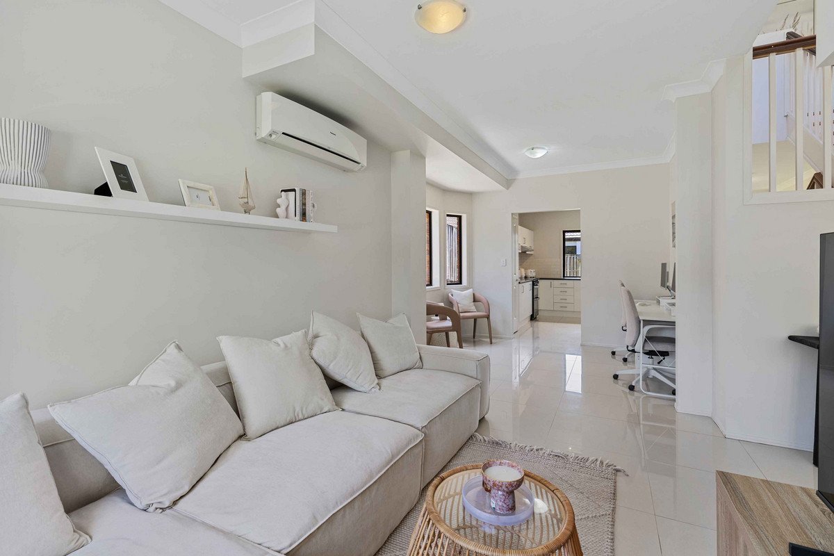 5 Andorra Place Varsity Lakes 9