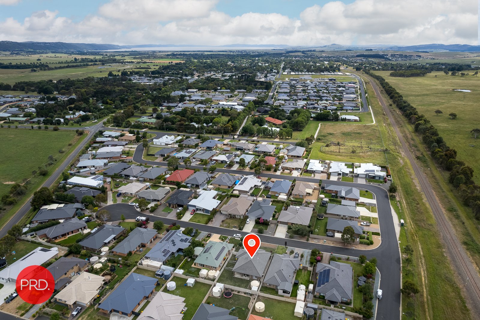 5 Angus Place BUNGENDORE 21