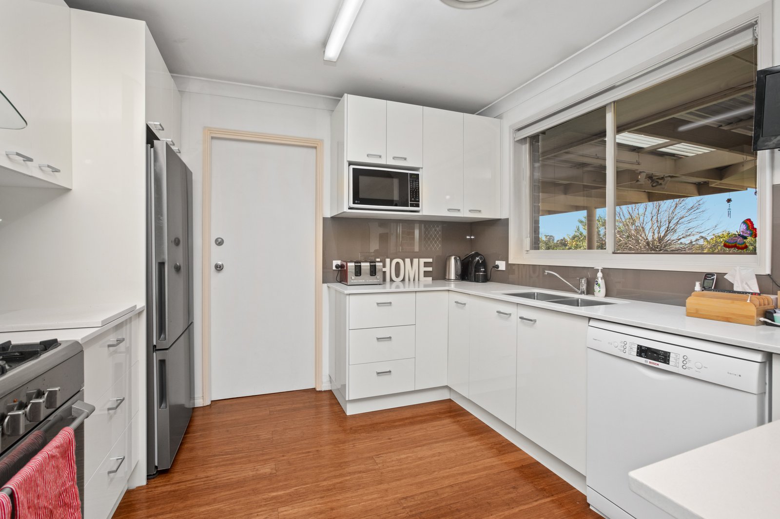 5 Appletree Avenue ABERGLASSLYN 8