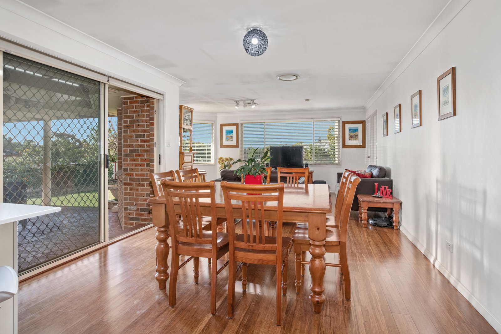 5 Appletree Avenue ABERGLASSLYN 9