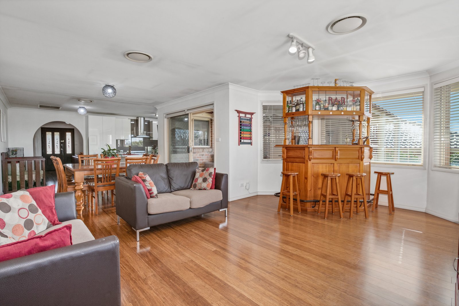 5 Appletree Avenue ABERGLASSLYN 10