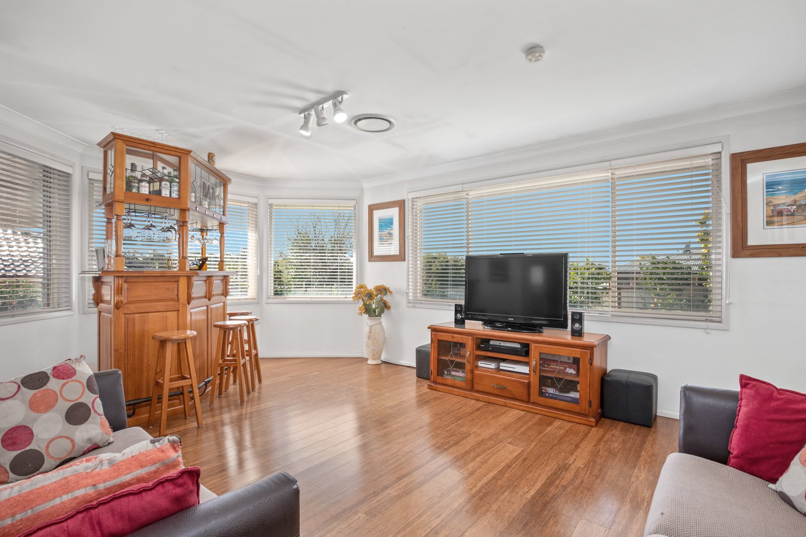 5 Appletree Avenue ABERGLASSLYN 11