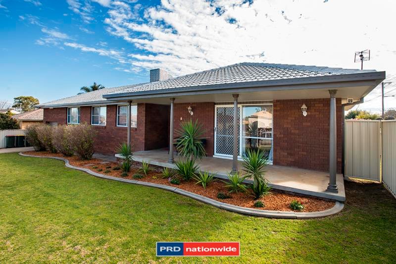 5 Arinya Street TAMWORTH 1