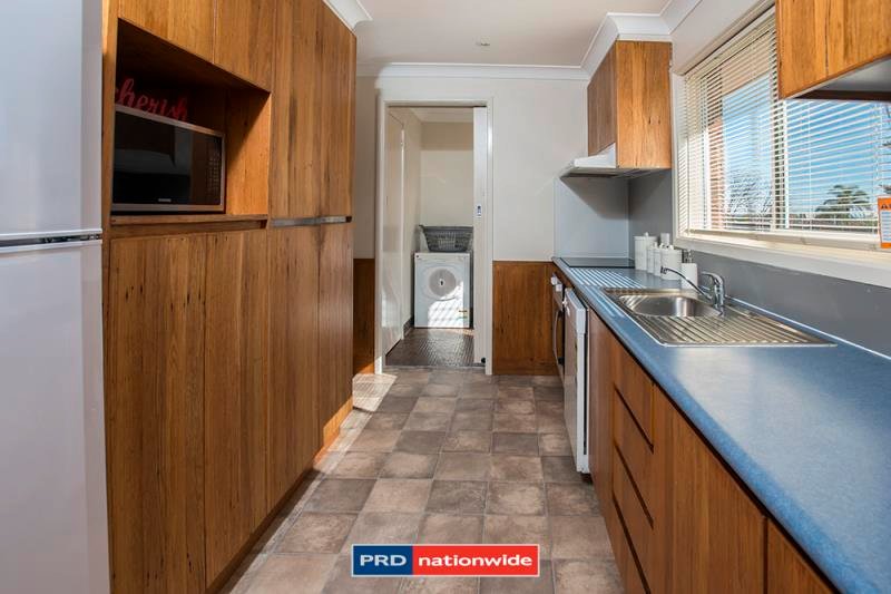 5 Arinya Street TAMWORTH 3