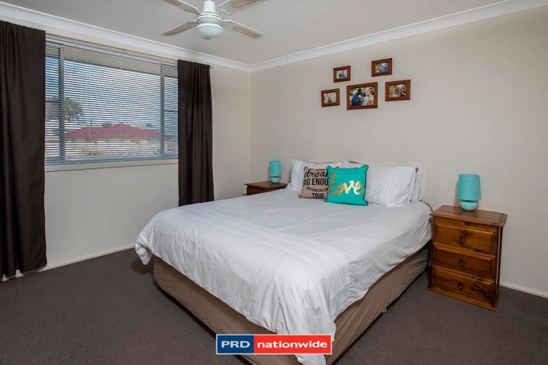 5 Arinya Street TAMWORTH 6