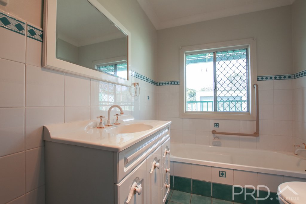 5 Ash Street BATLOW 8