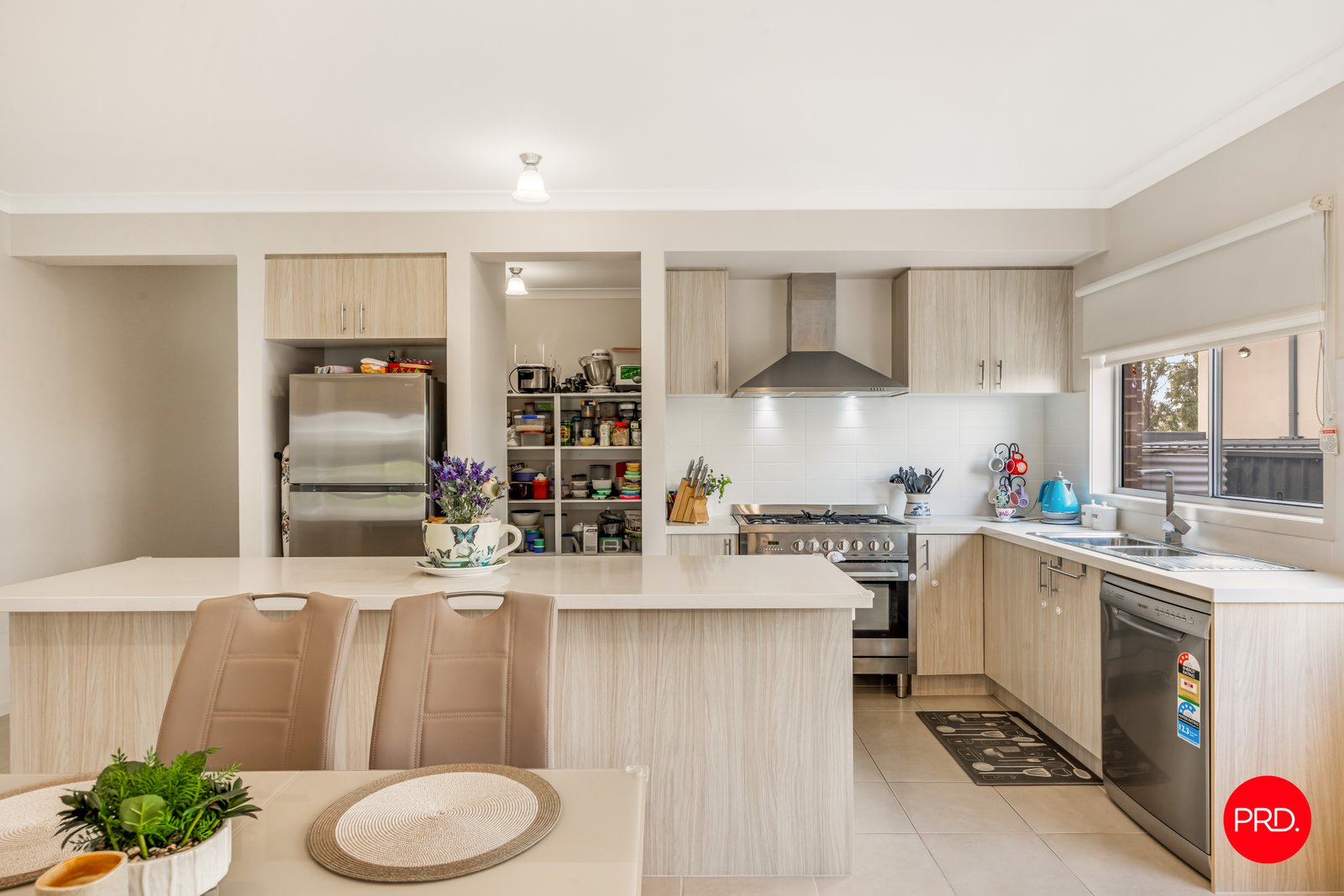 5 Augustine Avenue GOLDEN SQUARE 2