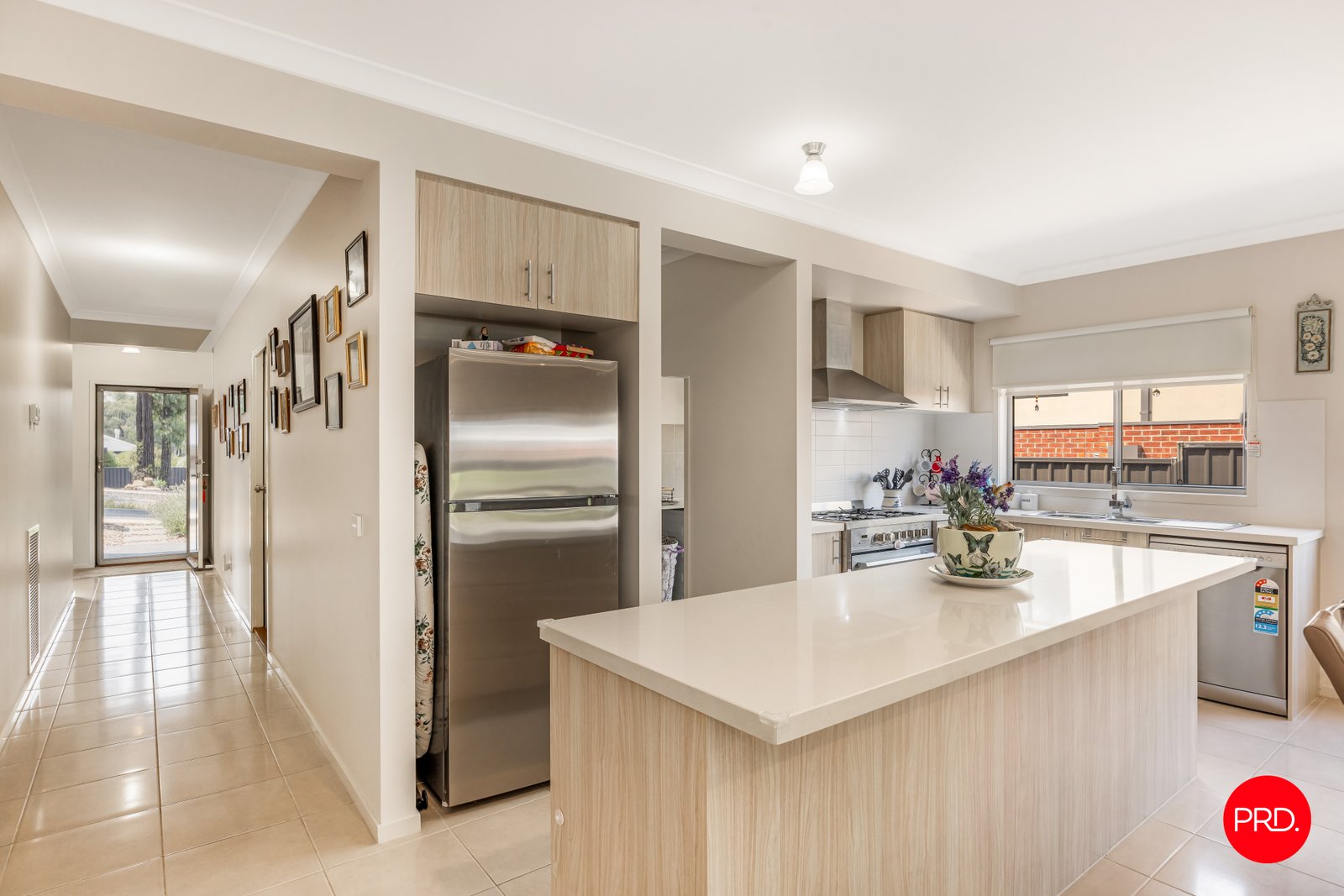 5 Augustine Avenue GOLDEN SQUARE 3