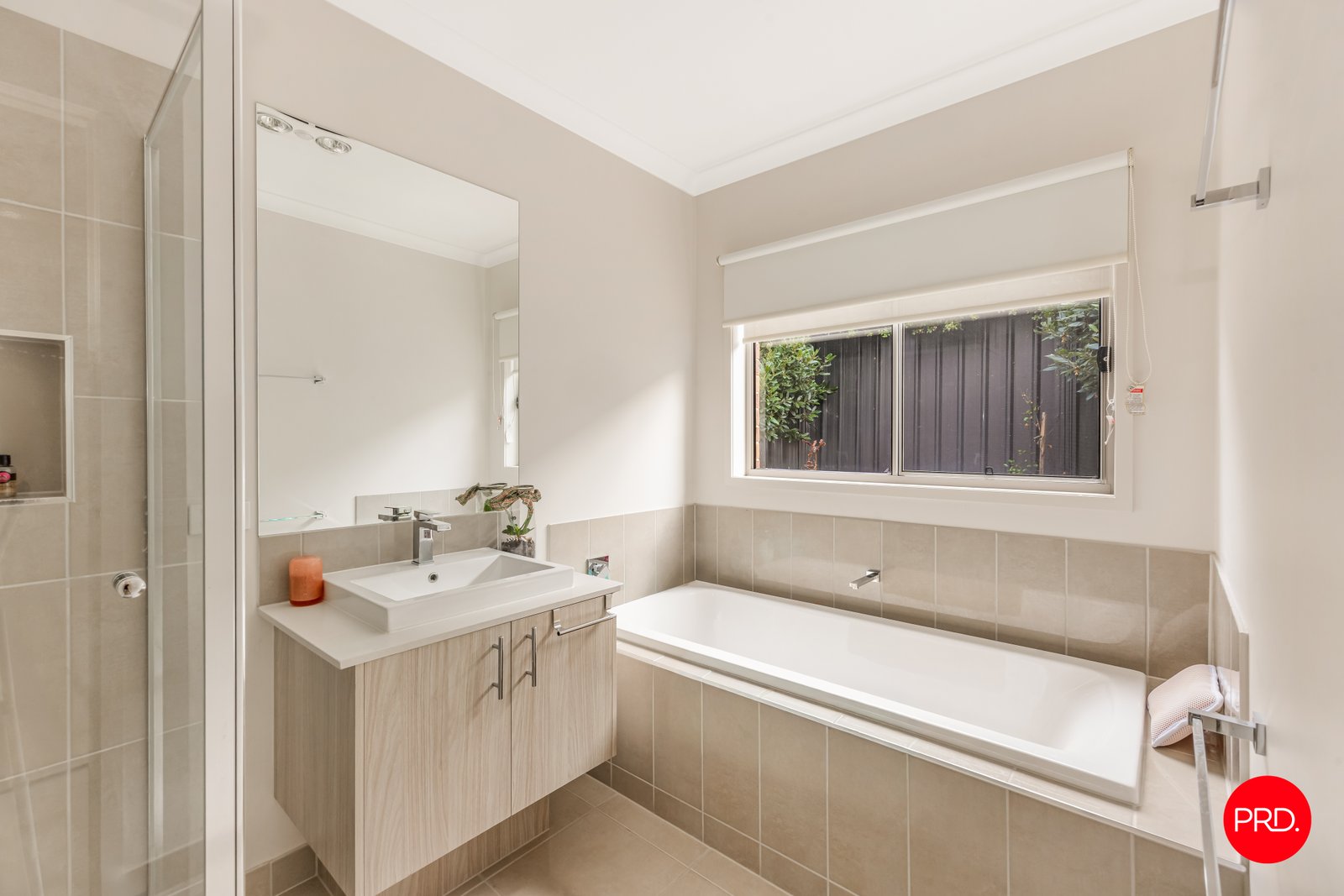 5 Augustine Avenue GOLDEN SQUARE 11